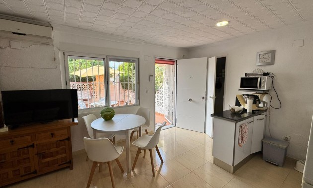 Sale - Bungalow -
Torrevieja - El limonar