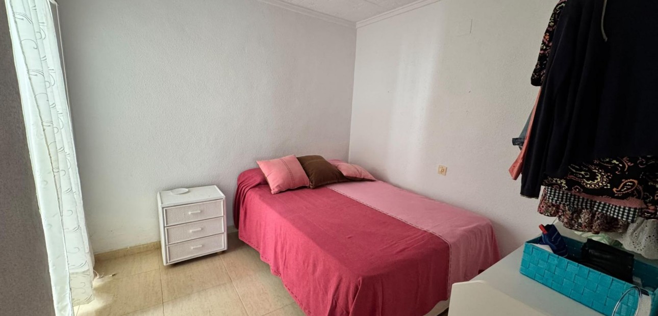 Sale - Bungalow -
Torrevieja - El limonar