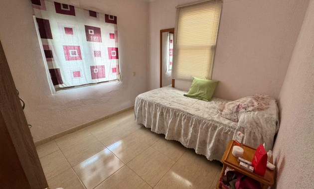Sale - Bungalow -
Torrevieja - El limonar