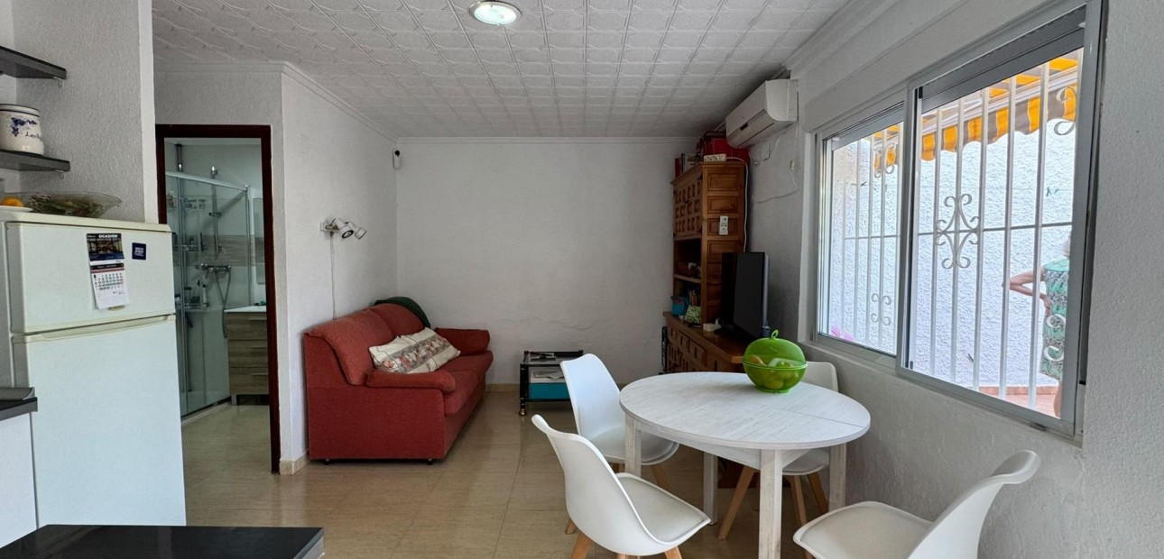 Sale - Bungalow -
Torrevieja - El limonar