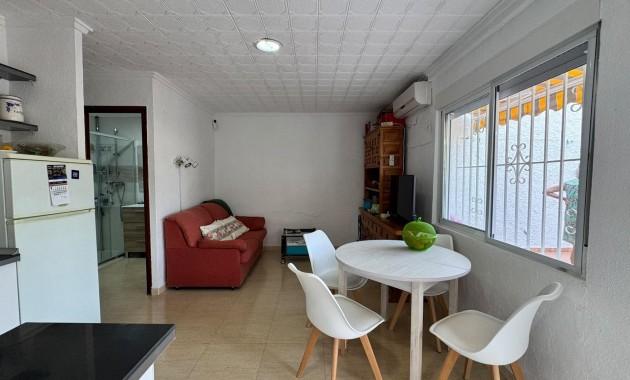 Sale - Bungalow -
Torrevieja - El limonar