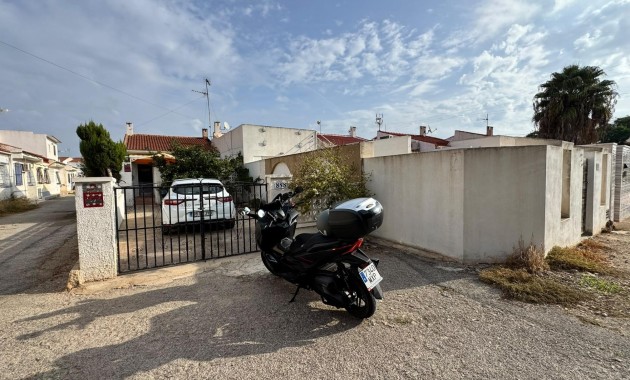 Sale - Bungalow -
Torrevieja - El limonar