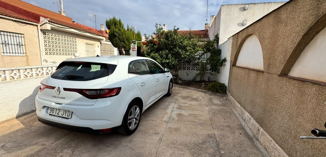 Sale - Bungalow -
Torrevieja - El limonar