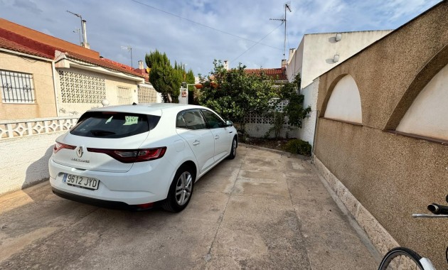 Sale - Bungalow -
Torrevieja - El limonar