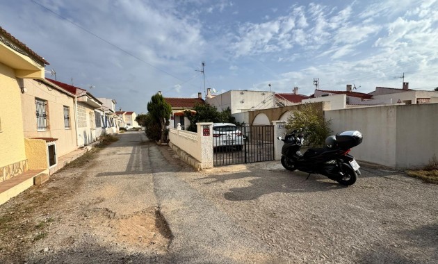 Sale - Bungalow -
Torrevieja - El limonar