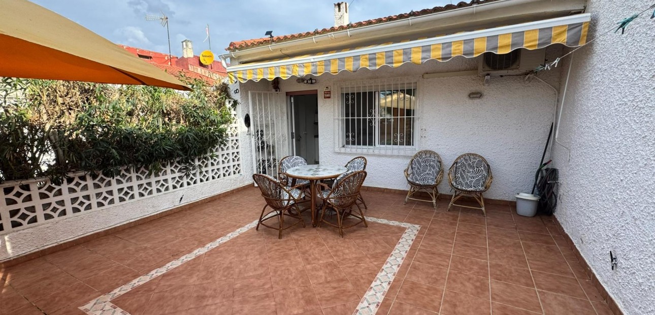 Sale - Bungalow -
Torrevieja - El limonar