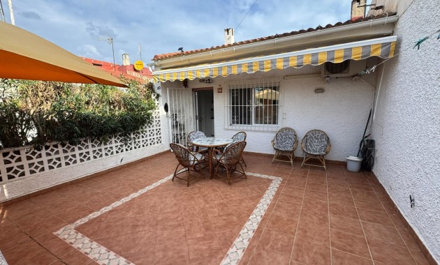 Sale - Bungalow -
Torrevieja - El limonar