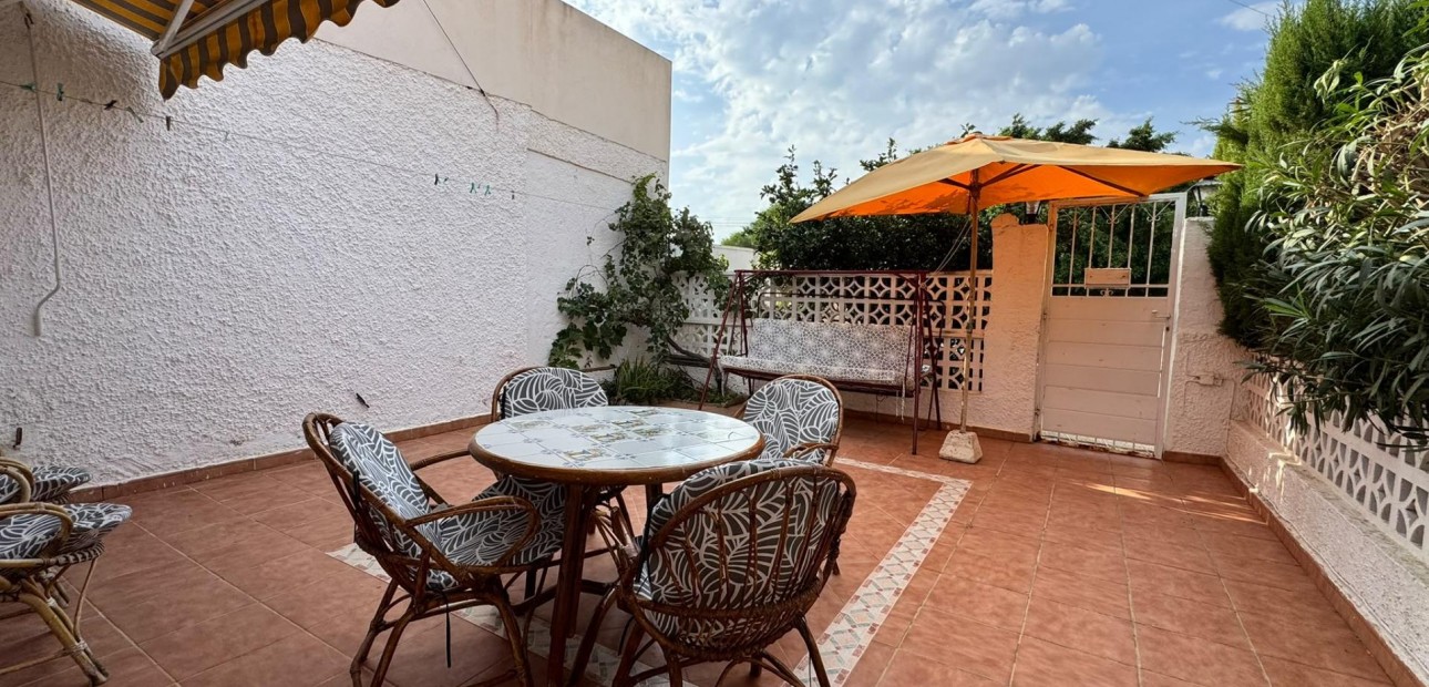 Sale - Bungalow -
Torrevieja - El limonar