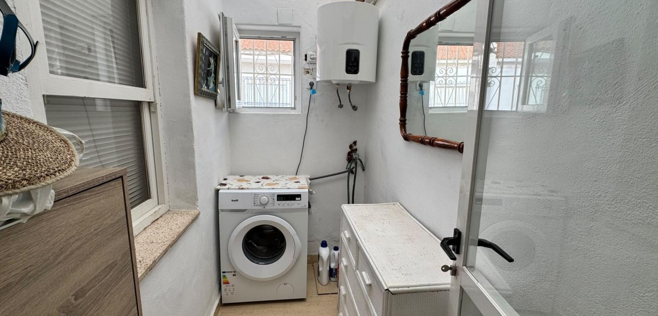 Sale - Bungalow -
Torrevieja - El limonar