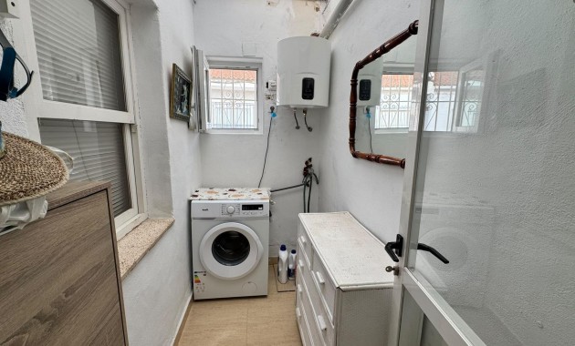Sale - Bungalow -
Torrevieja - El limonar