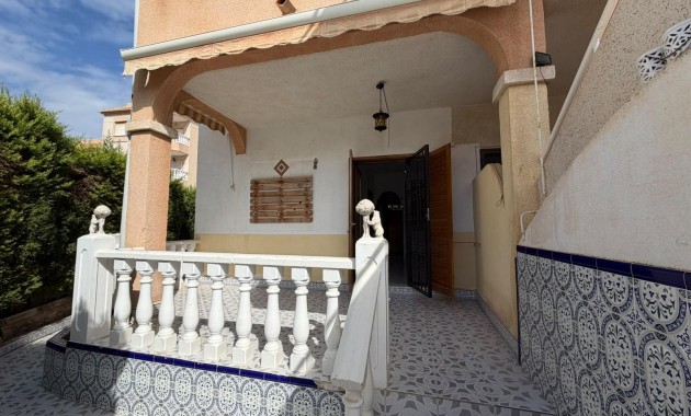 Sale - Apartment / flat -
Torrevieja - Los Frutales