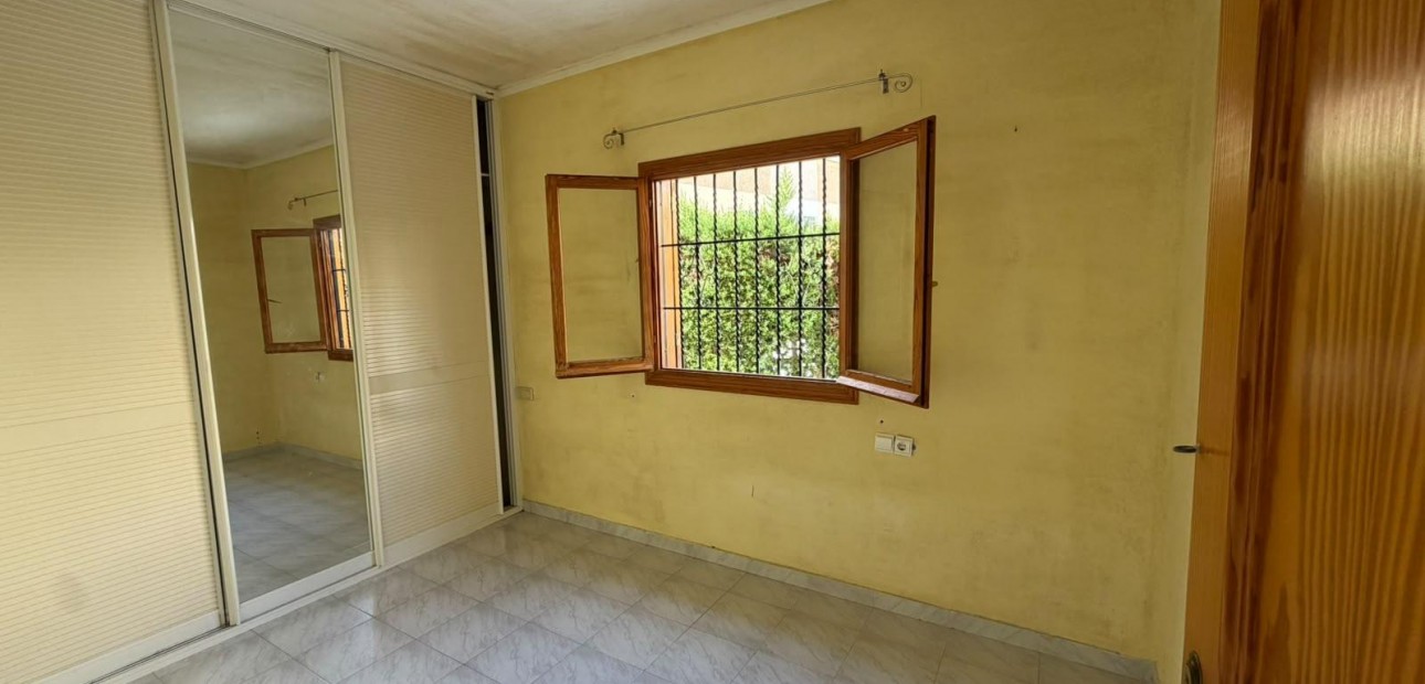 Sale - Apartment / flat -
Torrevieja - Los Frutales