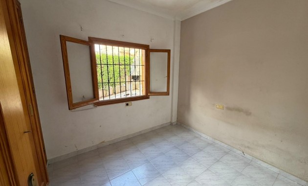 Sale - Apartment / flat -
Torrevieja - Los Frutales