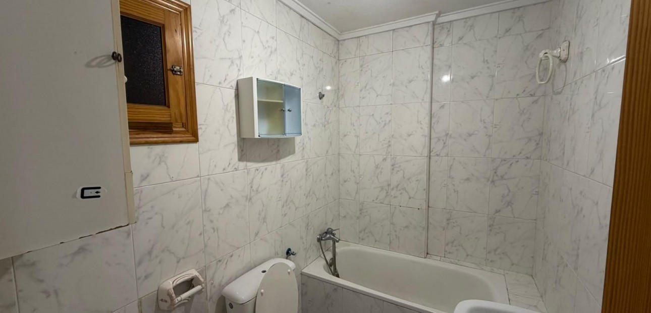Sale - Apartment / flat -
Torrevieja - Los Frutales