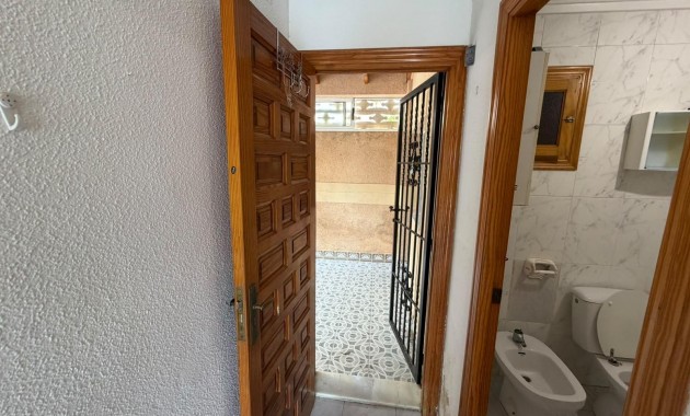 Sale - Apartment / flat -
Torrevieja - Los Frutales