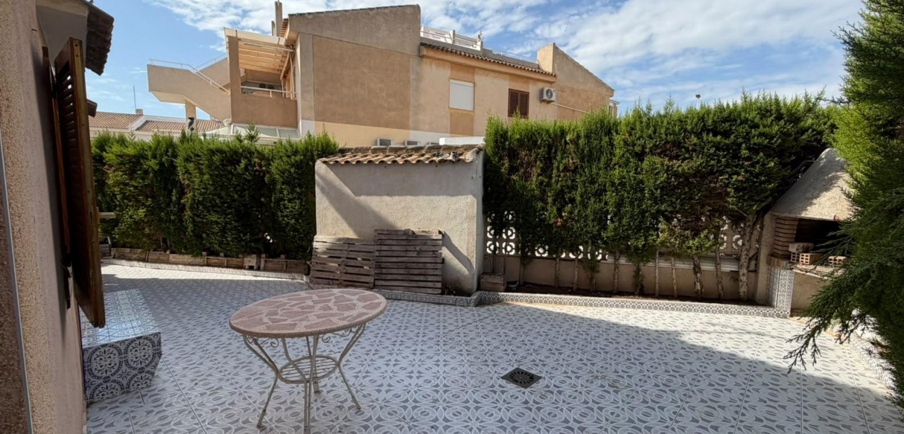 Sale - Apartment / flat -
Torrevieja - Los Frutales
