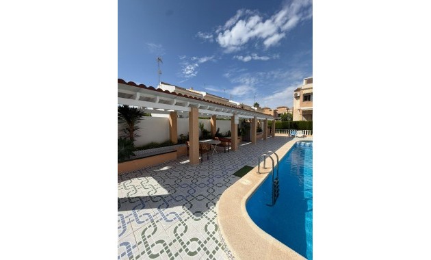 Sale - Apartment / flat -
Torrevieja - Los Frutales
