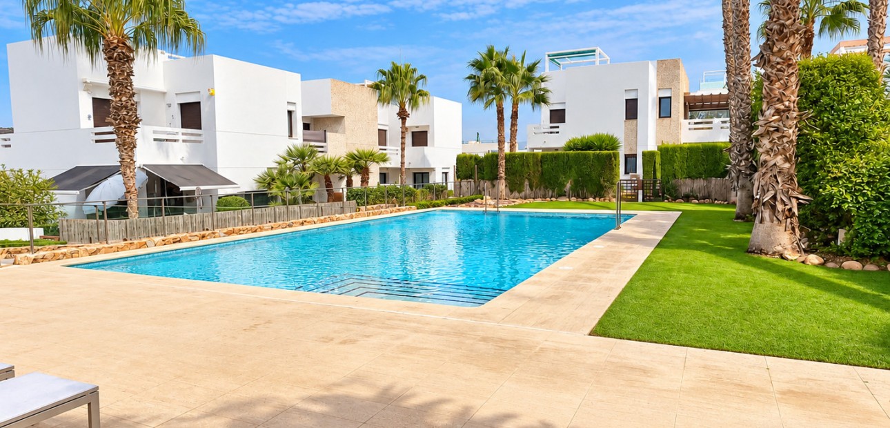 Sale - Apartment / flat -
Algorfa - La Finca Golf Resort