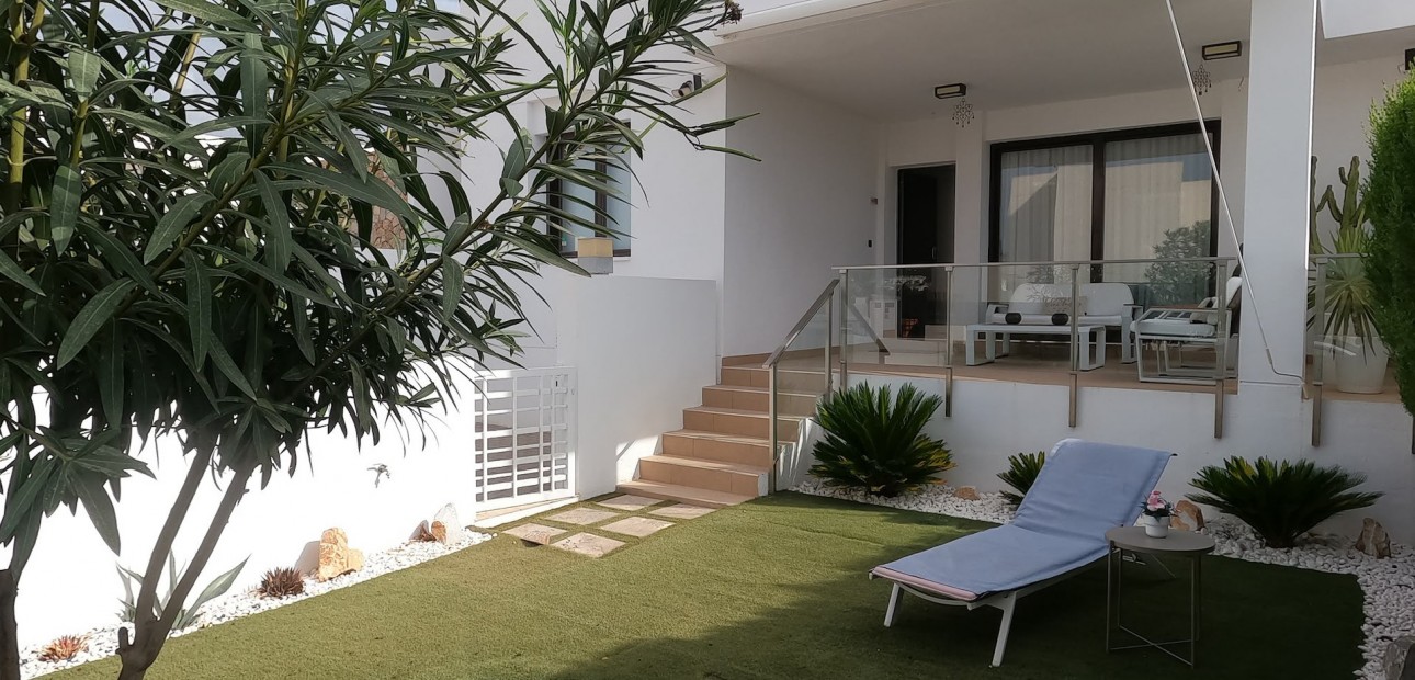 Sale - Apartment / flat -
Algorfa - La Finca Golf Resort