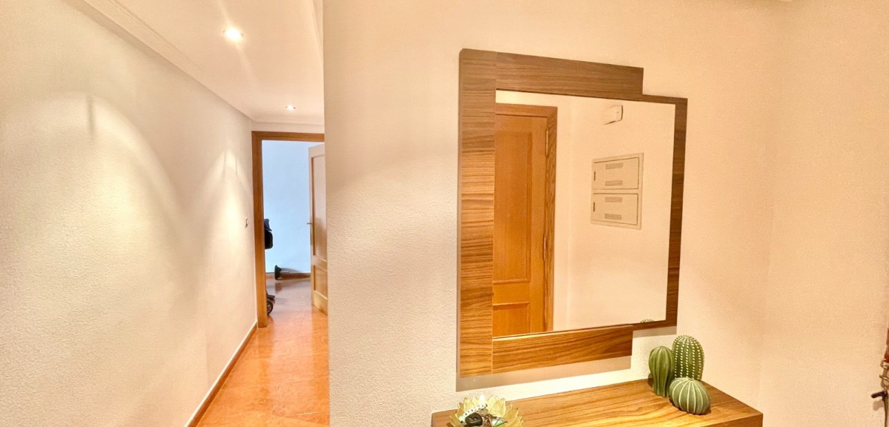 Sale - Apartment / flat -
Catral - pueblo