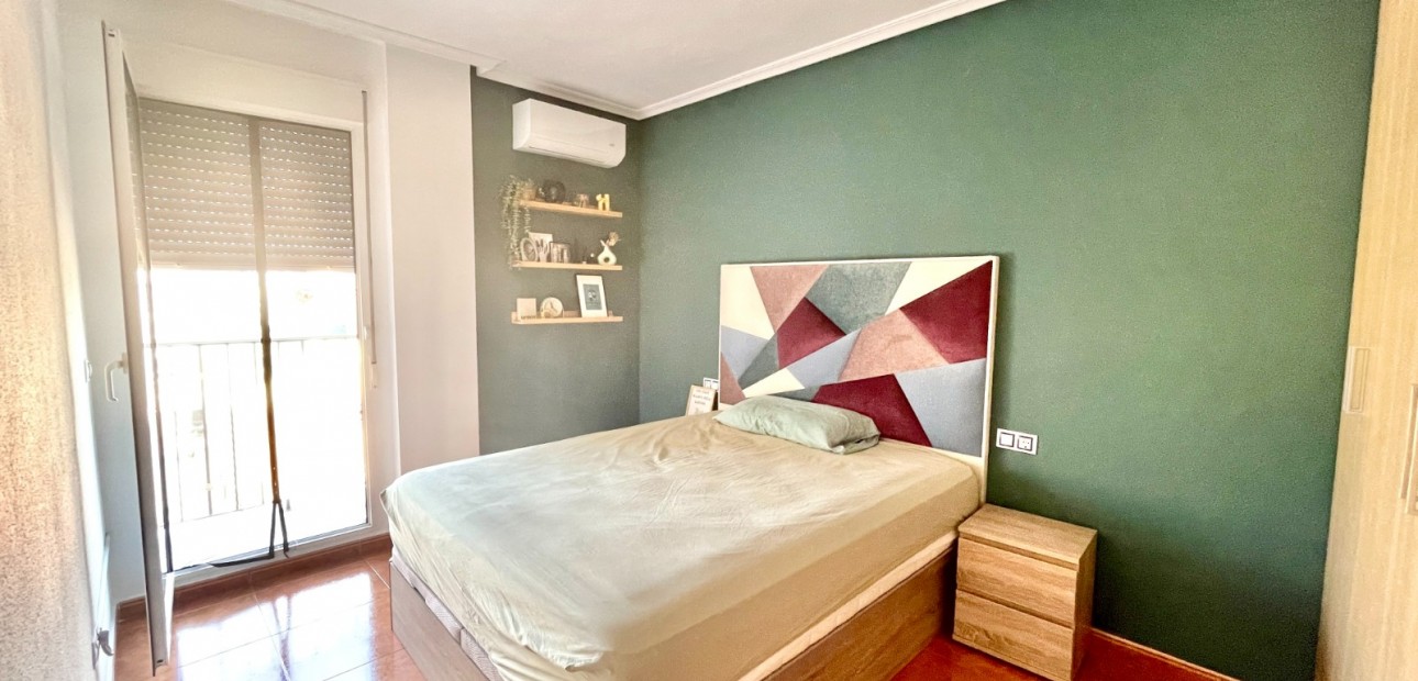 Sale - Apartment / flat -
Catral - pueblo