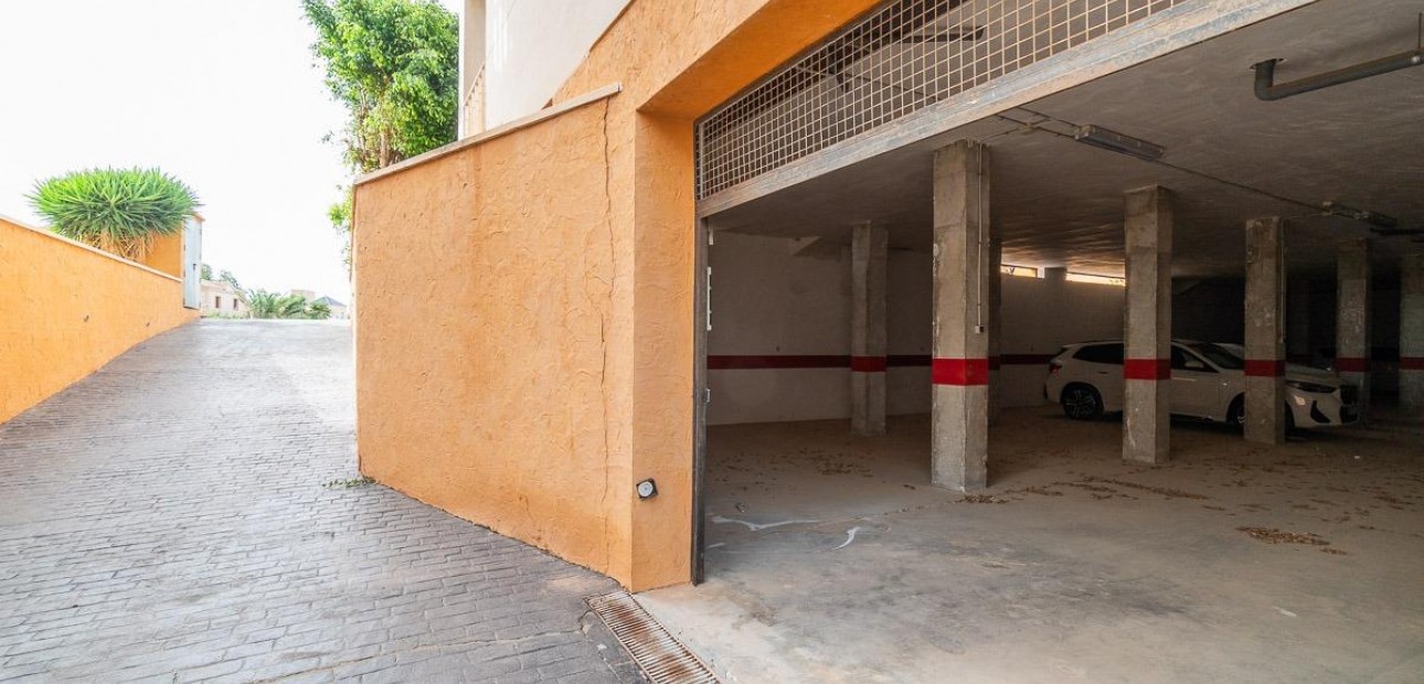 Sale - Garage -
Orihuela Costa - Montezenia