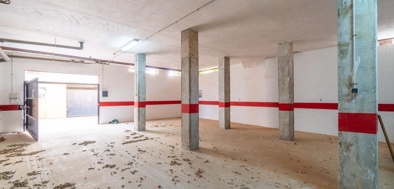 Sale - Garage -
Orihuela Costa - Montezenia