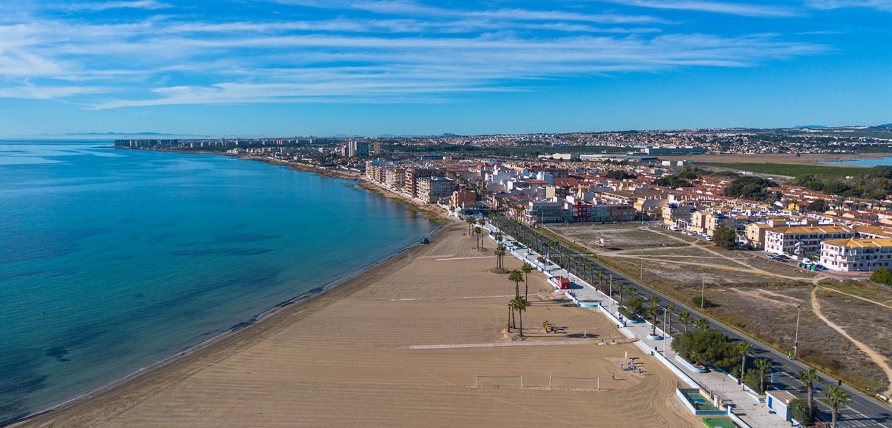 Sale - Apartment / flat -
Torrevieja - Torrevieja - Centre