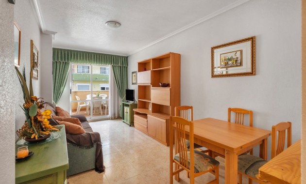 Sale - Apartment / flat -
Torrevieja - Torrevieja - Centre