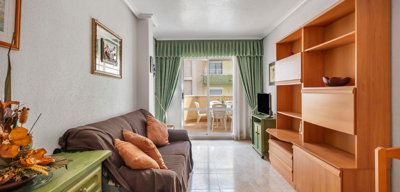 Sale - Apartment / flat -
Torrevieja - Torrevieja - Centre