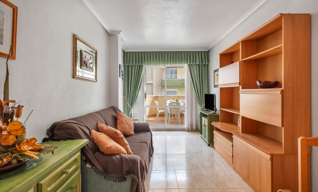 Sale - Apartment / flat -
Torrevieja - Torrevieja - Centre