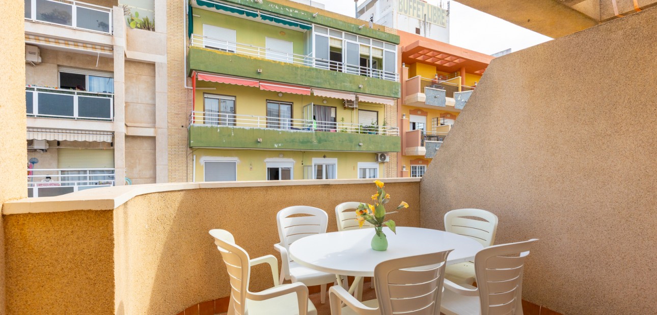 Sale - Apartment / flat -
Torrevieja - Torrevieja - Centre