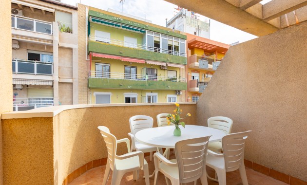 Sale - Apartment / flat -
Torrevieja - Torrevieja - Centre