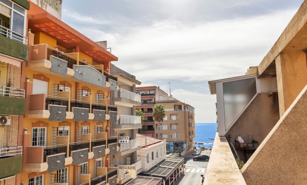 Sale - Apartment / flat -
Torrevieja - Torrevieja - Centre