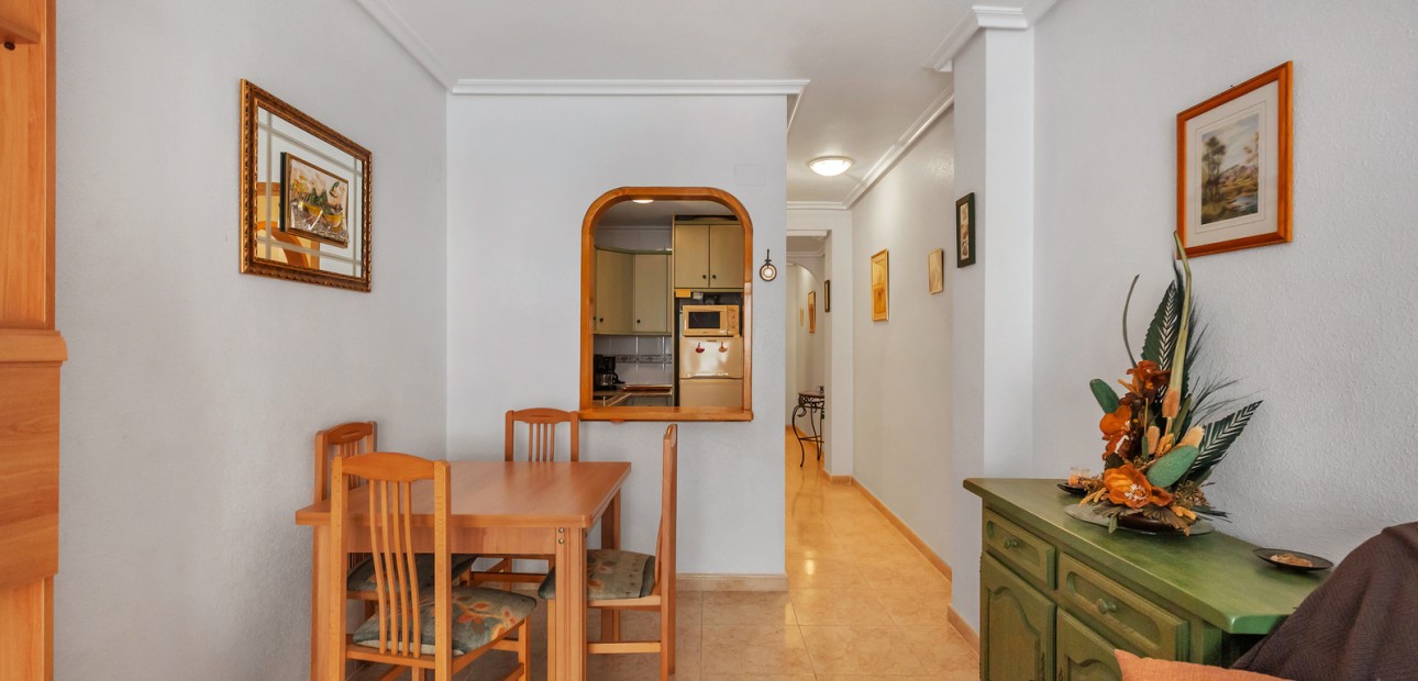 Sale - Apartment / flat -
Torrevieja - Torrevieja - Centre
