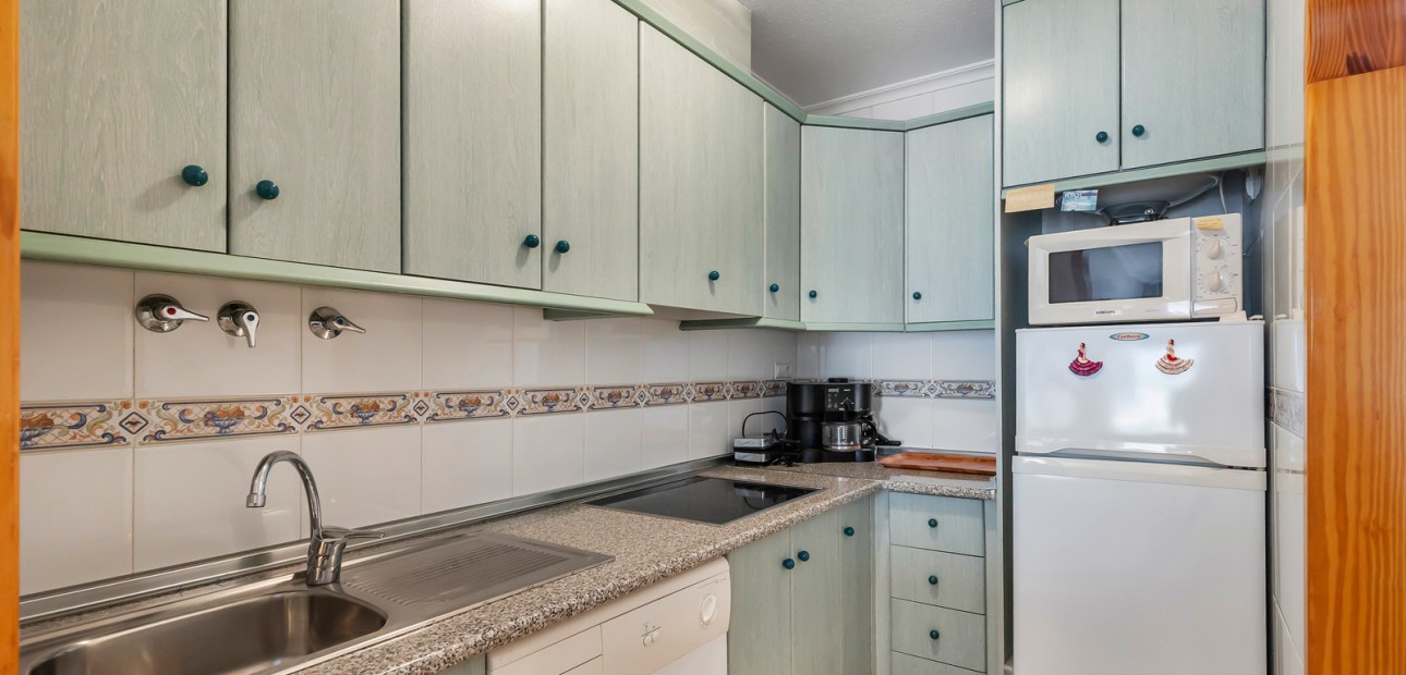 Sale - Apartment / flat -
Torrevieja - Torrevieja - Centre