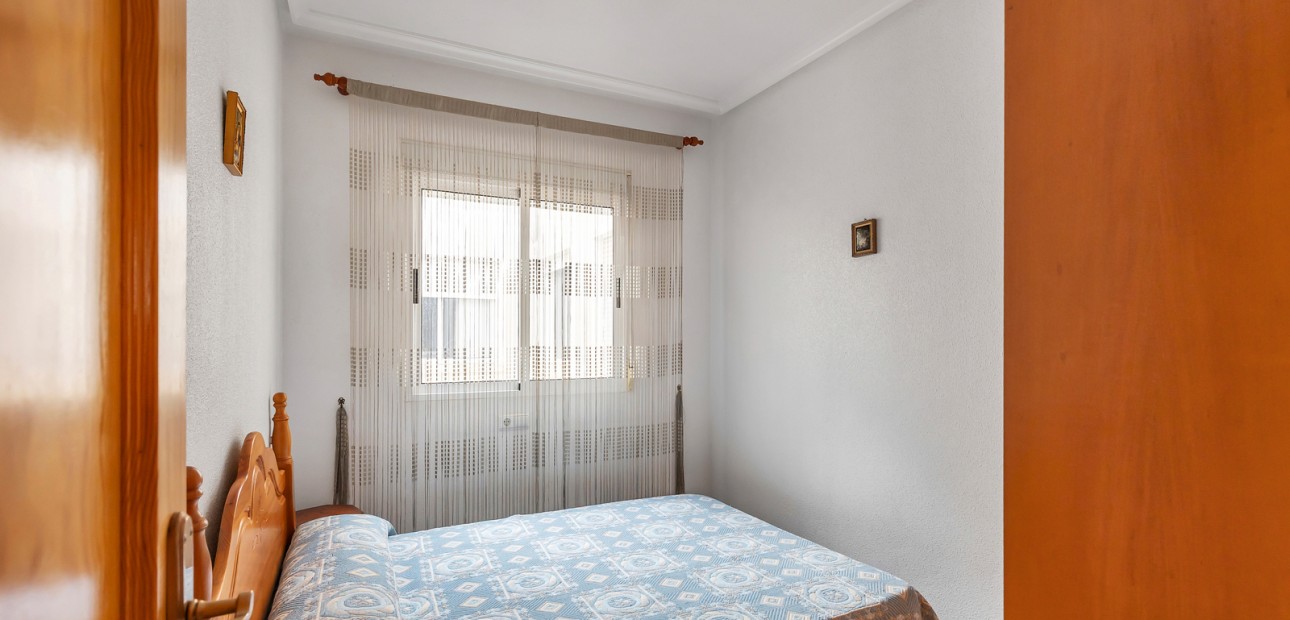 Sale - Apartment / flat -
Torrevieja - Torrevieja - Centre