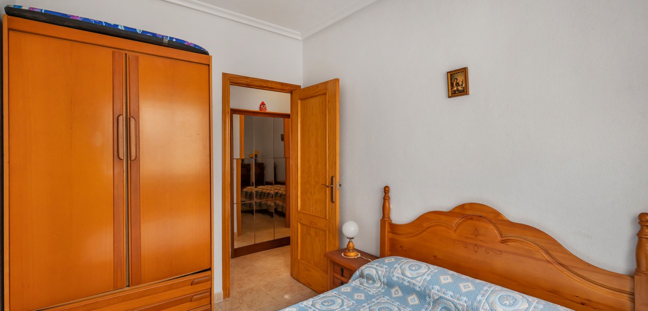 Sale - Apartment / flat -
Torrevieja - Torrevieja - Centre