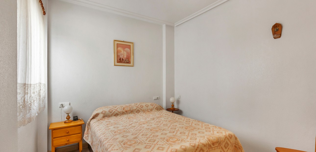 Sale - Apartment / flat -
Torrevieja - Torrevieja - Centre