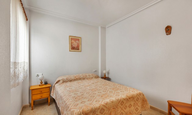 Sale - Apartment / flat -
Torrevieja - Torrevieja - Centre