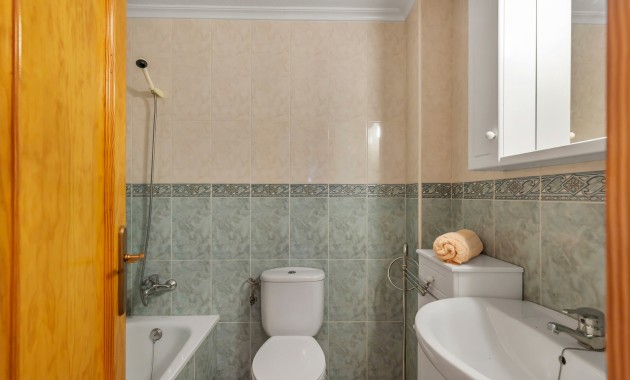 Sale - Apartment / flat -
Torrevieja - Torrevieja - Centre