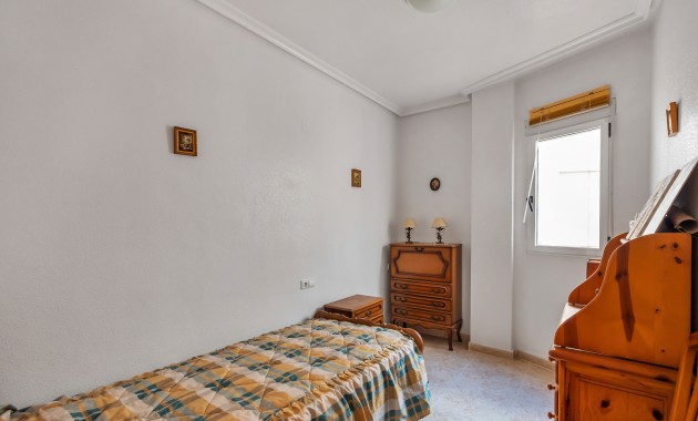 Sale - Apartment / flat -
Torrevieja - Torrevieja - Centre
