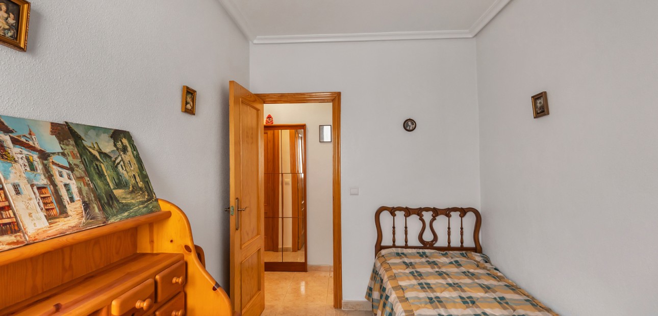 Sale - Apartment / flat -
Torrevieja - Torrevieja - Centre