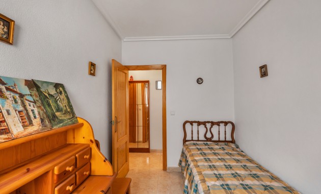 Sale - Apartment / flat -
Torrevieja - Torrevieja - Centre