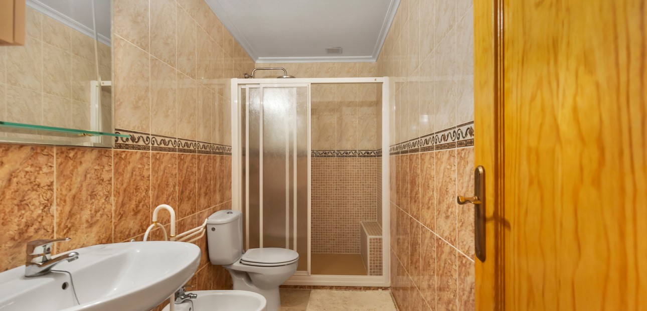 Sale - Apartment / flat -
Torrevieja - Torrevieja - Centre