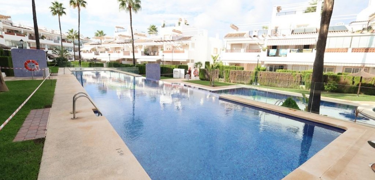 Sale - Apartment / flat -
Orihuela Costa - Villamartín-Las Filipinas