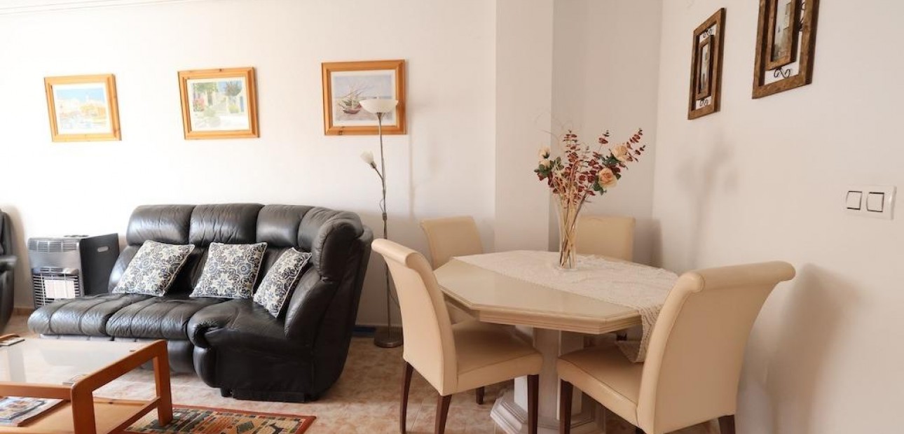 Sale - Bungalow -
Orihuela Costa - La Zenia