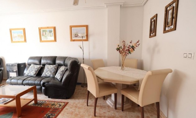 Sale - Bungalow -
Orihuela Costa - La Zenia