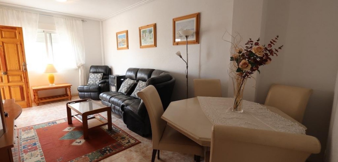 Sale - Bungalow -
Orihuela Costa - La Zenia