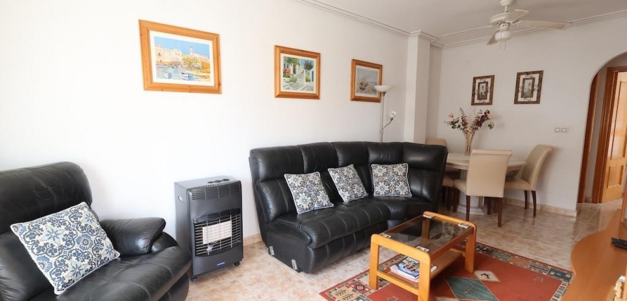 Sale - Bungalow -
Orihuela Costa - La Zenia
